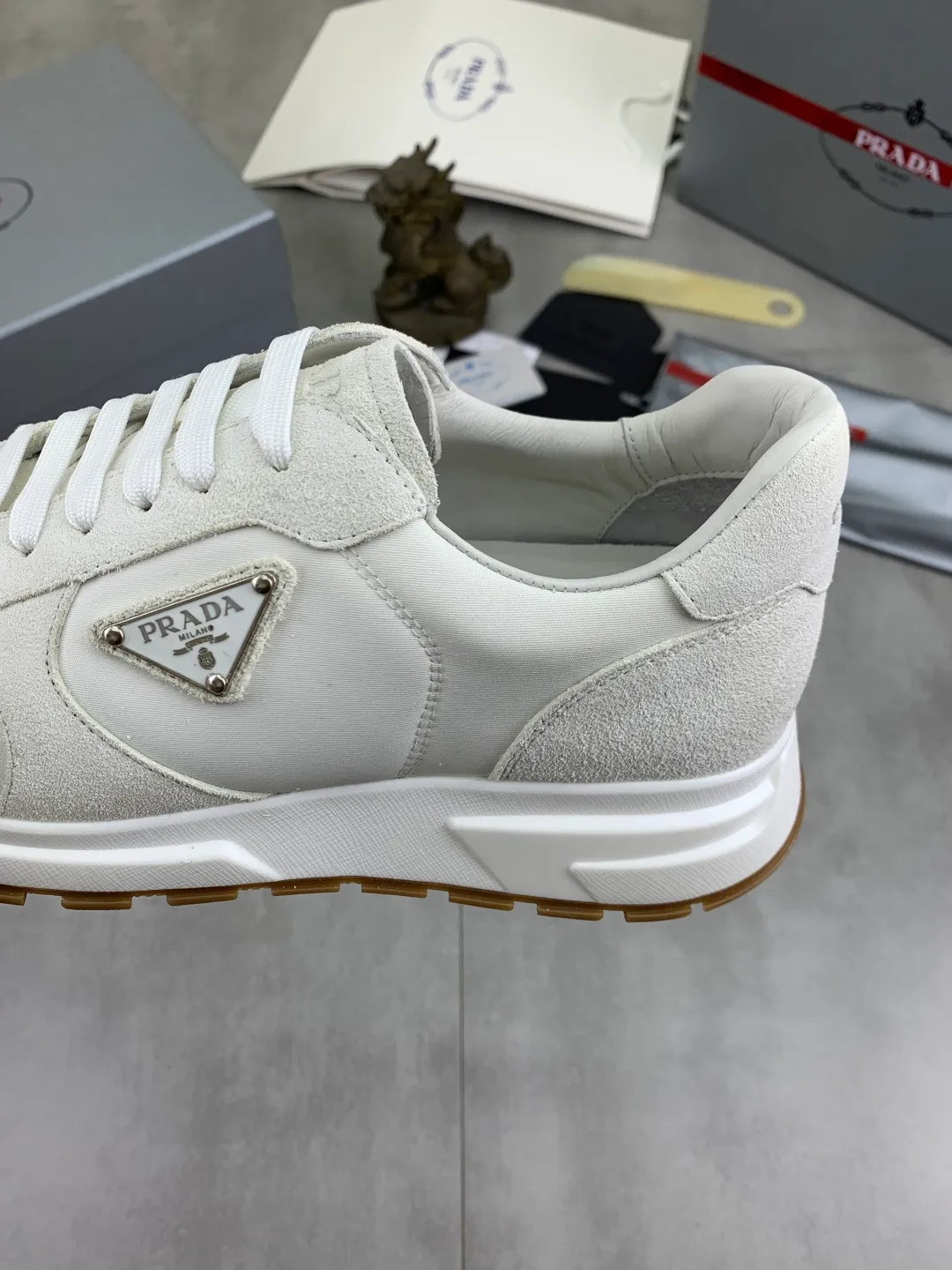 Men's men's shoes💰P580💰【New model】Top quality, new popular models on the official website, which will never go out of style for a century,🆘 The trendy brand (Prada) mainly promotes popular models, avant-garde and versatile fashionable men's shoes, private version molding, cowhide surface splicing 1:1 oil edge processing... fashionable and simple, original imported cowhide interior cowhide feet; the atmosphere and personality are more fashionable, eye-catching and pursuing class. It will subvert old ideas and be a must-have for fashionistas who want to spend time with you! Must keep it! High-end comfort, high-end quality workmanship. Size: 38-44 Various colors available. full package